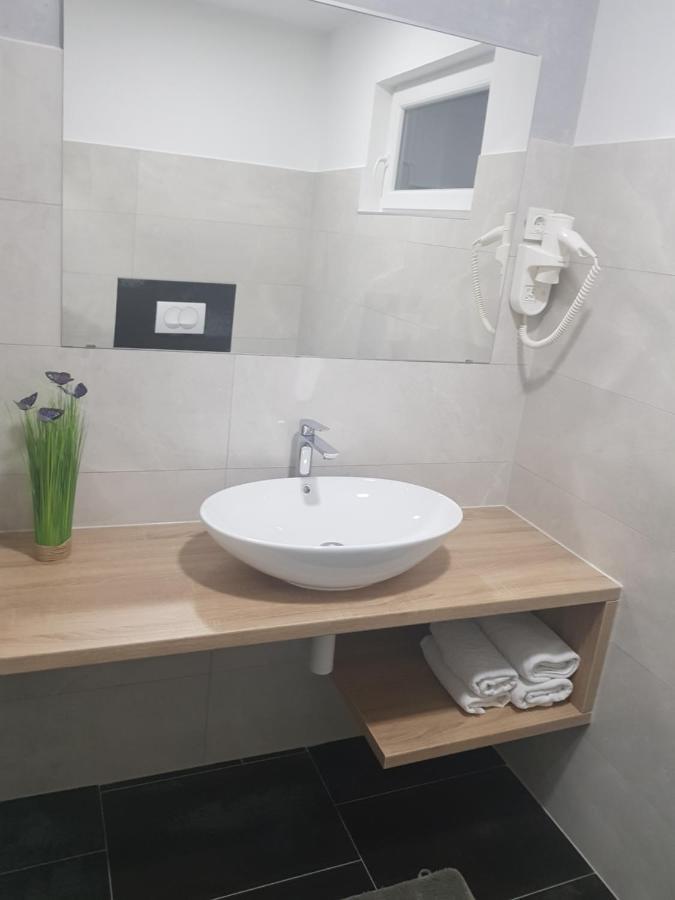 Rooms Vanteo Кореница Екстер'єр фото